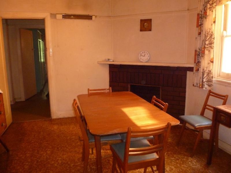 19 Chapel  St, Roselands NSW 2196