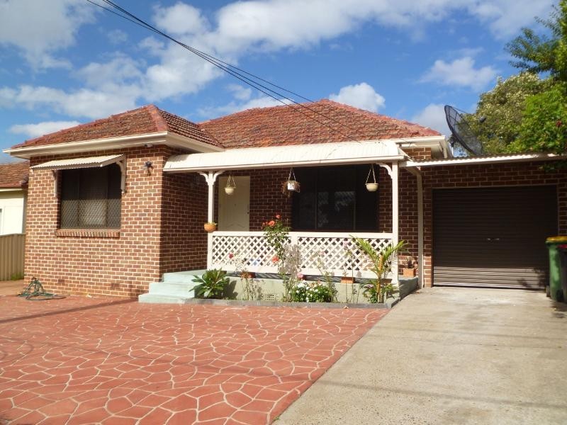166 Juno  Pde, Greenacre NSW 2190