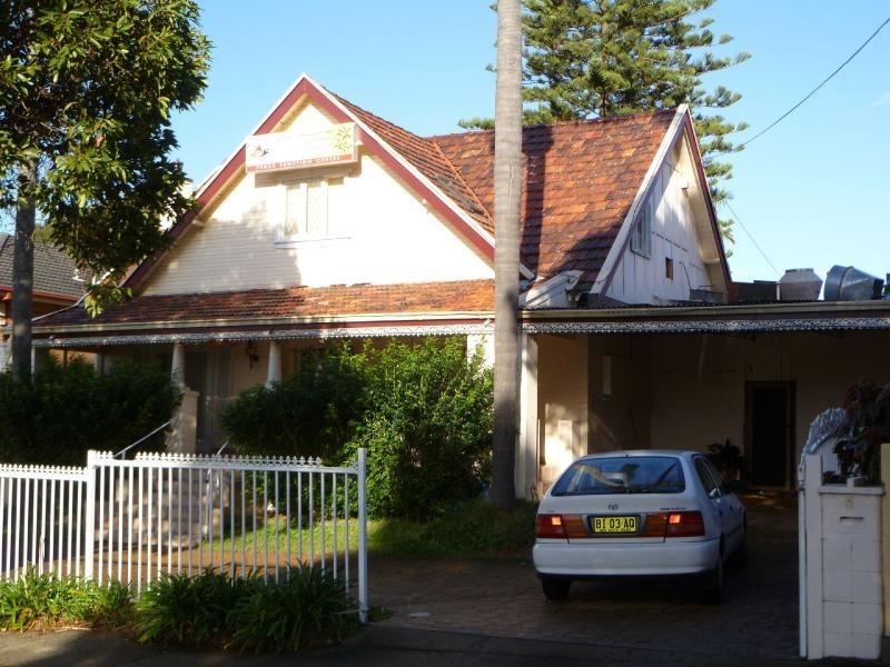 6 Yerrick Rd, Lakemba NSW 2195