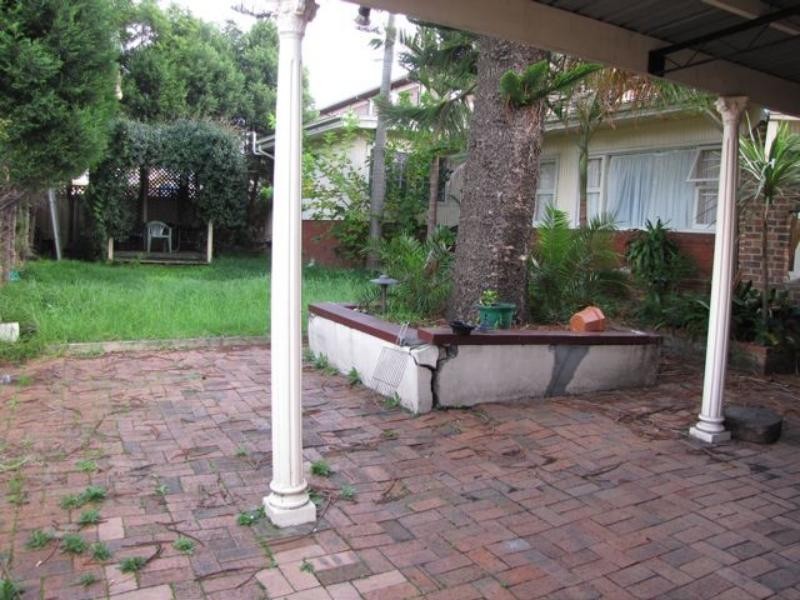 6 Yerrick Rd, Lakemba NSW 2195