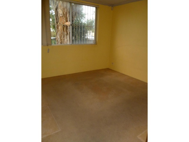 2/25-27 Phillip St, Roselands NSW 2196