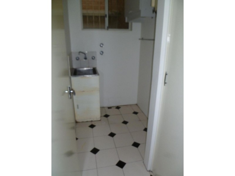 2/25-27 Phillip St, Roselands NSW 2196