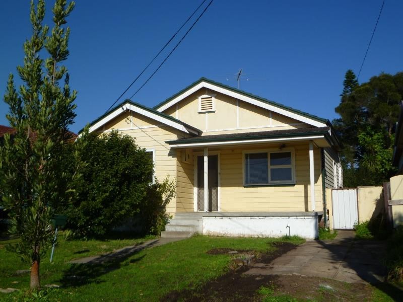 15 Mount Ave, Roselands NSW 2196