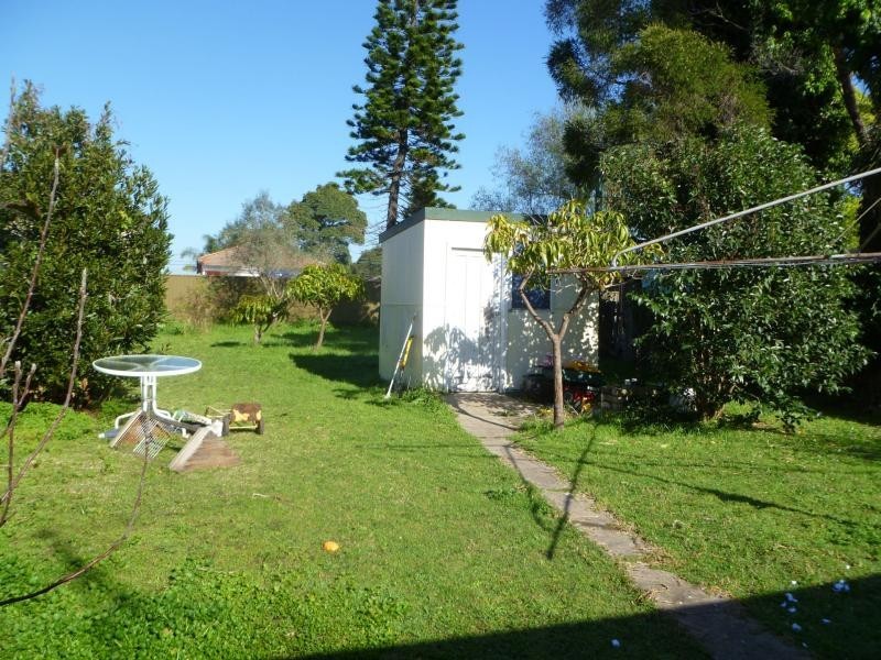 15 Mount Ave, Roselands NSW 2196