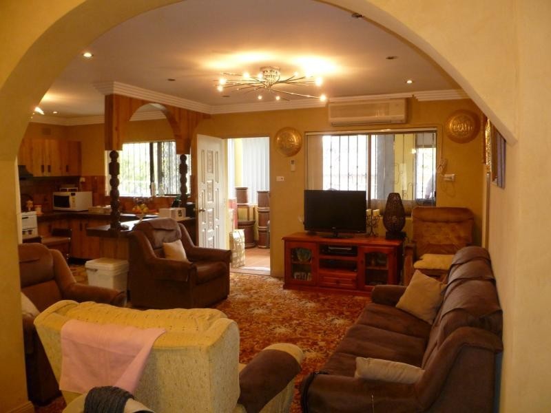 6 Hampden St, Lakemba NSW 2195