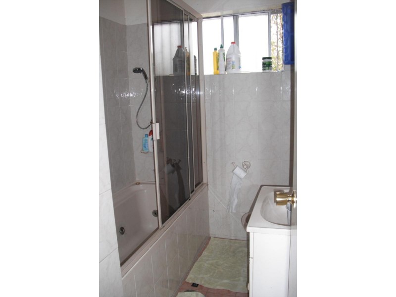 34 Kylie Pde, Punchbowl NSW 2196