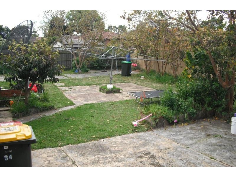 34 Kylie Pde, Punchbowl NSW 2196