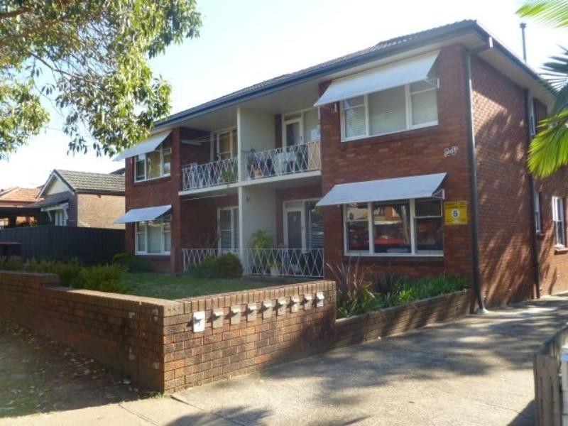 1/23 BARREMMA  Rd, Lakemba NSW 2195