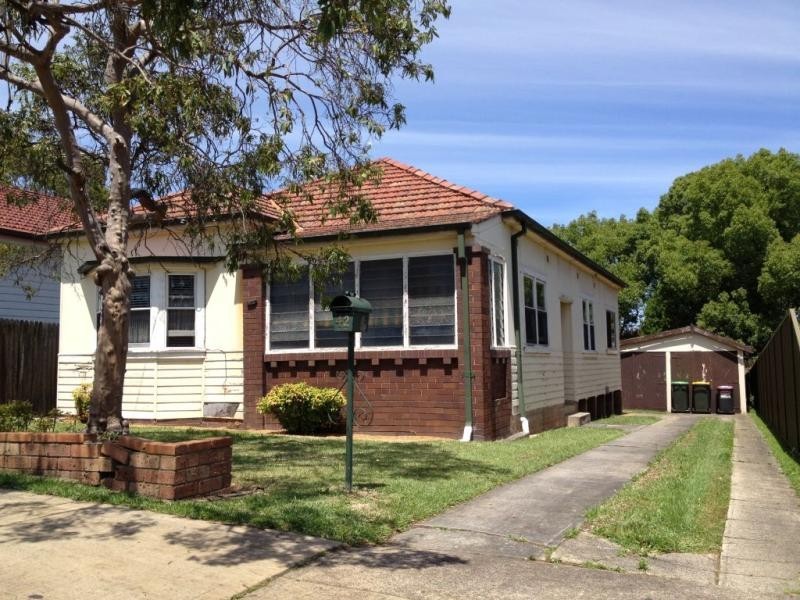 42 Shadforth St, Wiley Park NSW 2195