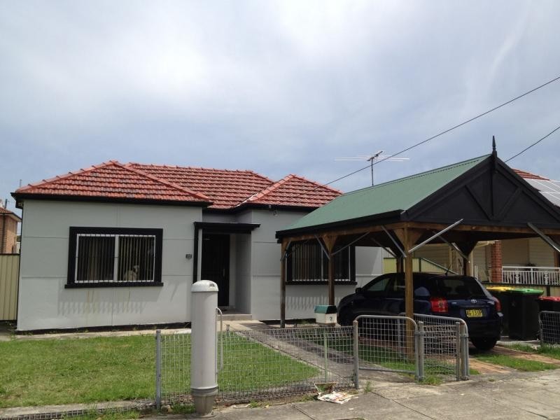 2 Juno Pde, Greenacre NSW 2190