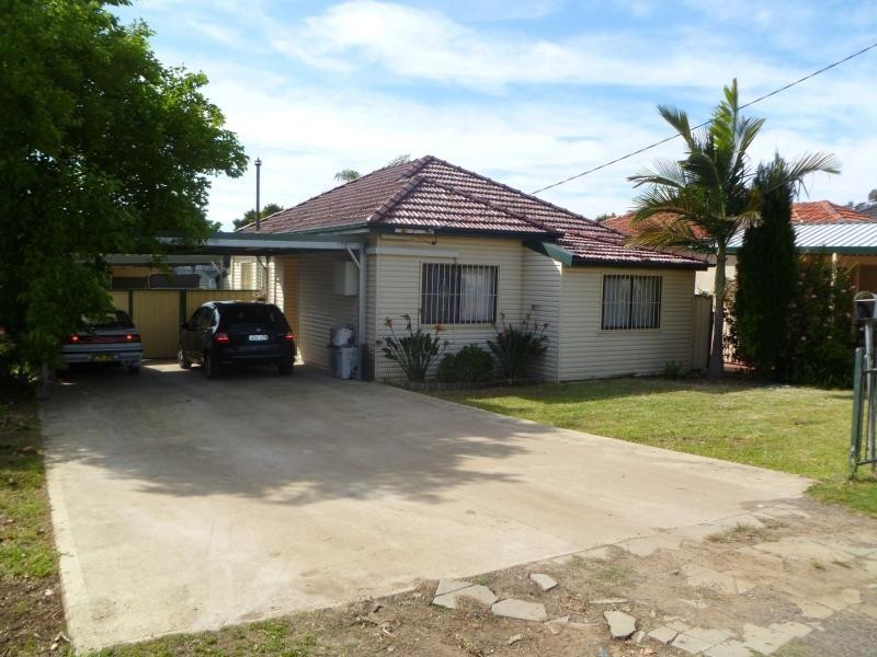 9 Able St, Greenacre NSW 2190