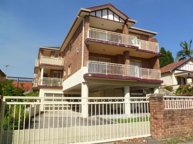 8/92 Croydon St, Lakemba NSW 2195