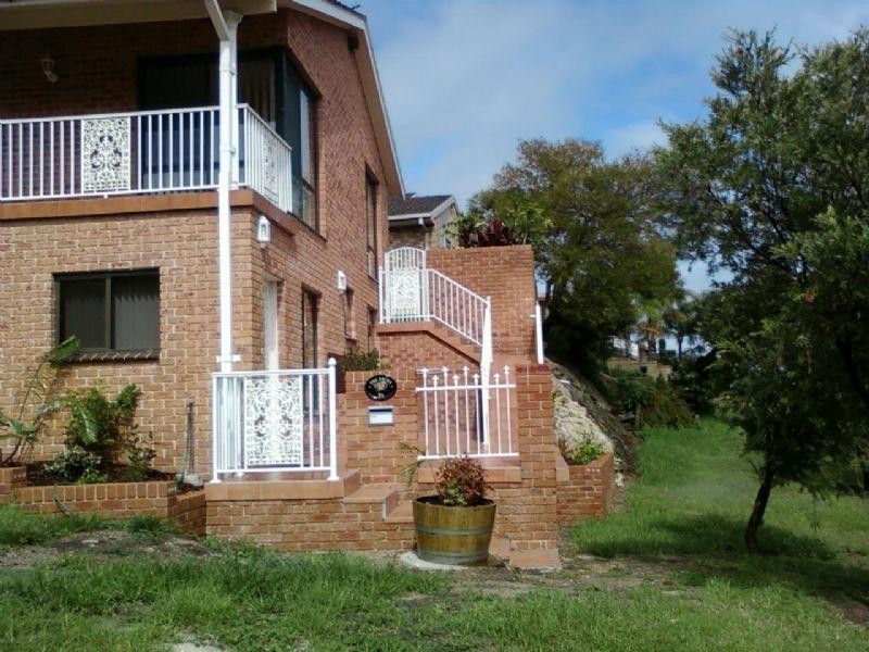 2B TAMARIND Pl, Alfords Point NSW 2234
