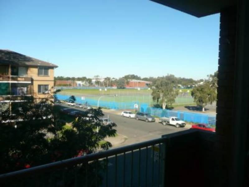 5/1 LACHLAN St, Liverpool NSW 2170