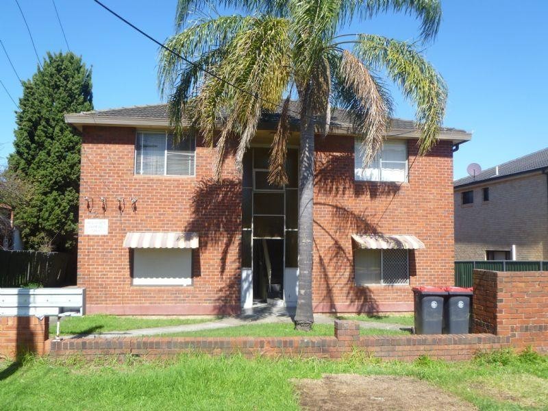 2/2 LANCELOT St, Punchbowl NSW 2196