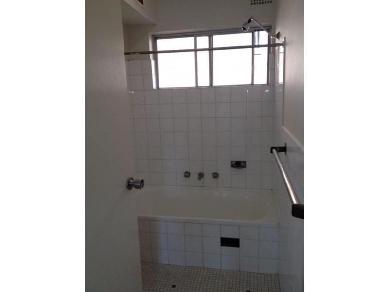 8/64 Sproule St, Lakemba NSW 2195