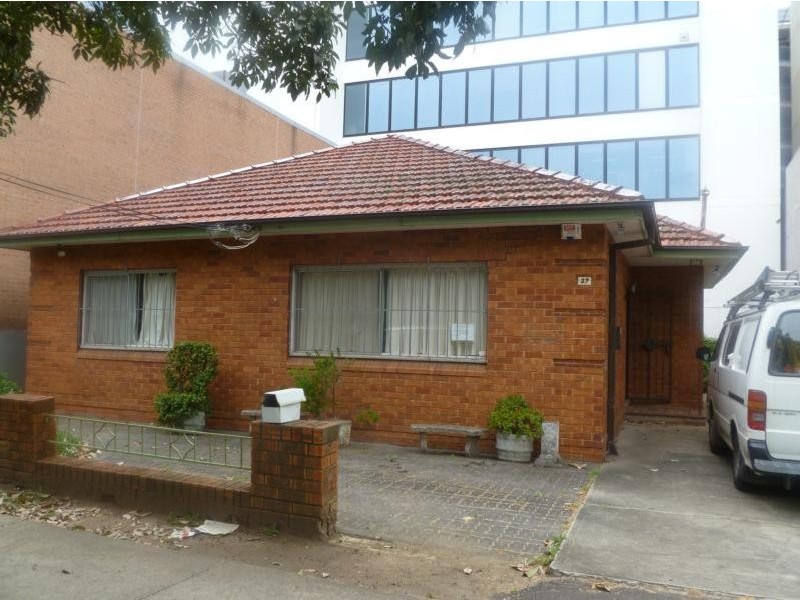 27 KITCHENER Pde, Bankstown NSW 2200
