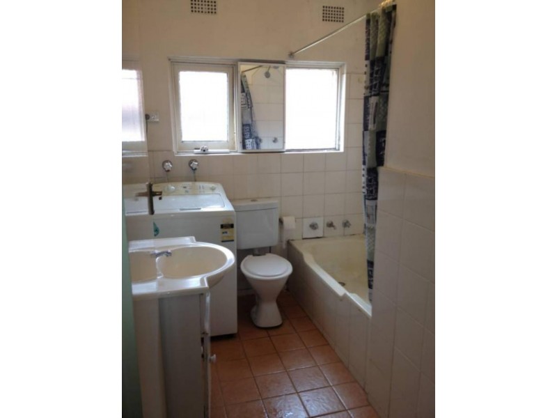 2/67 Railway Pde, Wiley Park NSW 2195