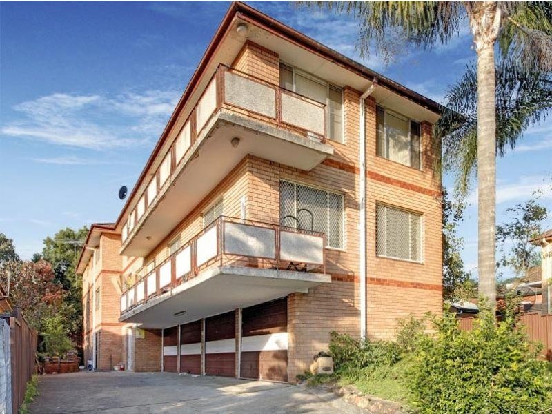 2/1 Hampden Rd, Lakemba NSW 2195