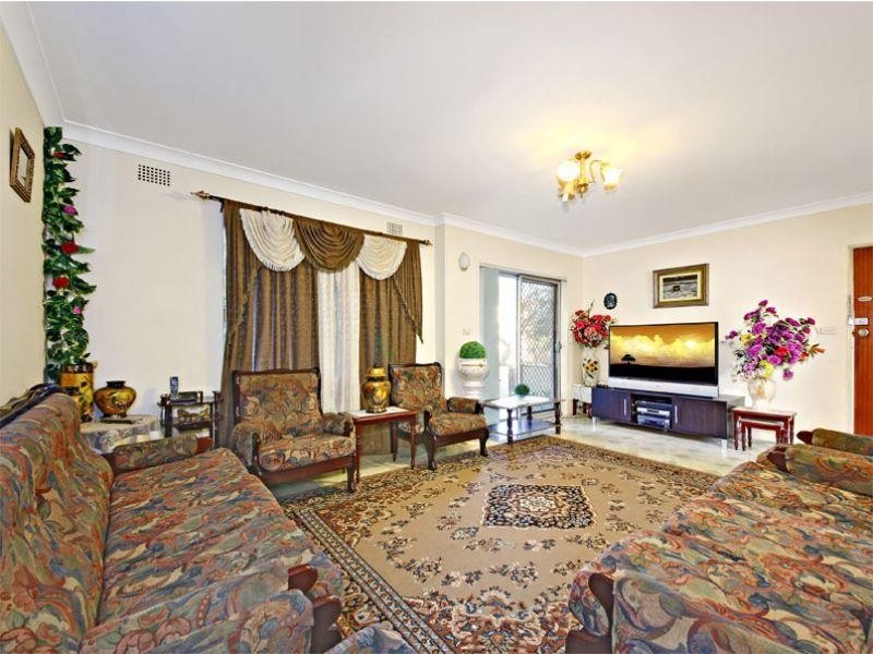 2/1 Hampden Rd, Lakemba NSW 2195