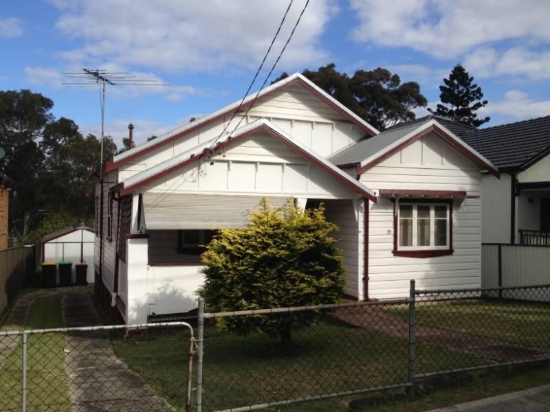 10 Sylvester Ave, Roselands NSW 2196