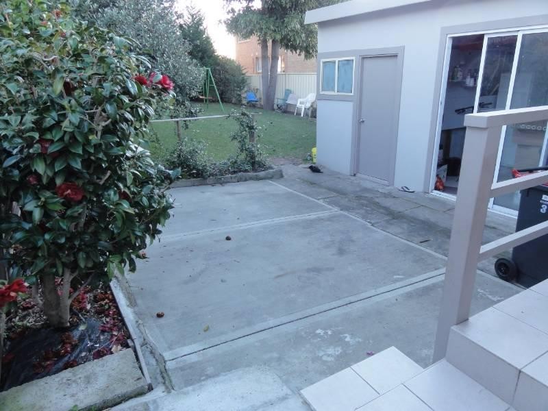 3 King Georges Rd, Wiley Park NSW 2195