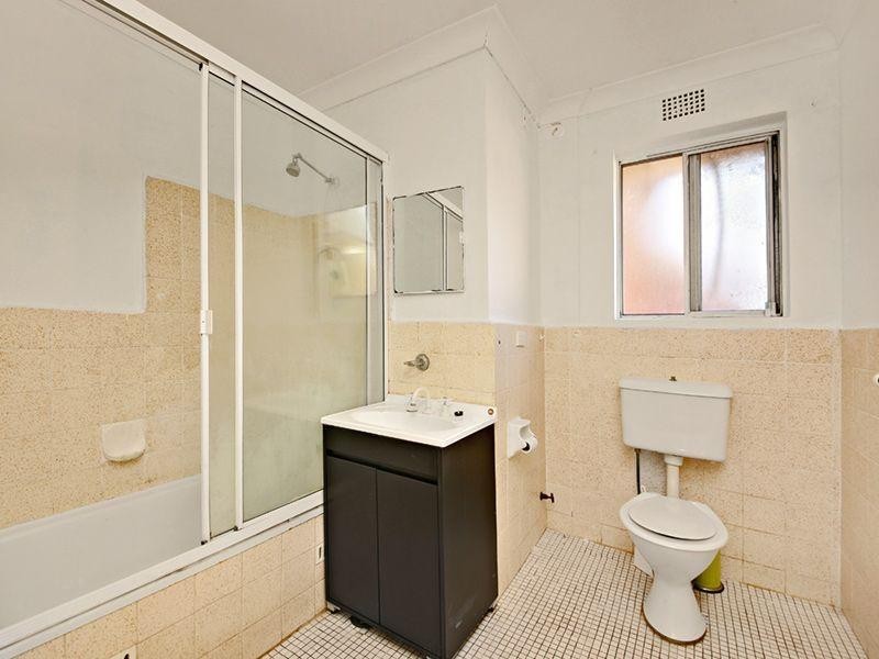 1/47 FAIRMOUNT St, Lakemba NSW 2195