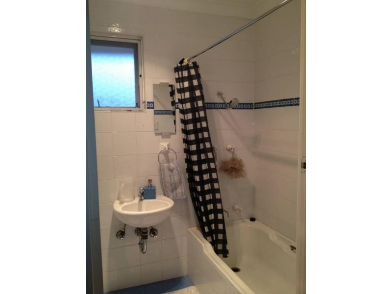 13/13 Phillip St, Roselands NSW 2196