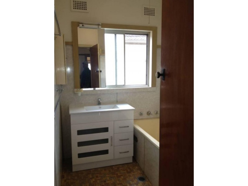 4 Vernon St, Punchbowl NSW 2196