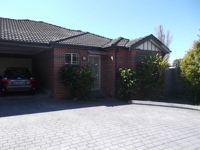 4/97 WANGEE Rd, Greenacre NSW 2190