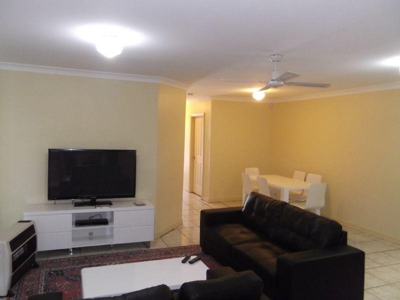 4/97 WANGEE Rd, Greenacre NSW 2190