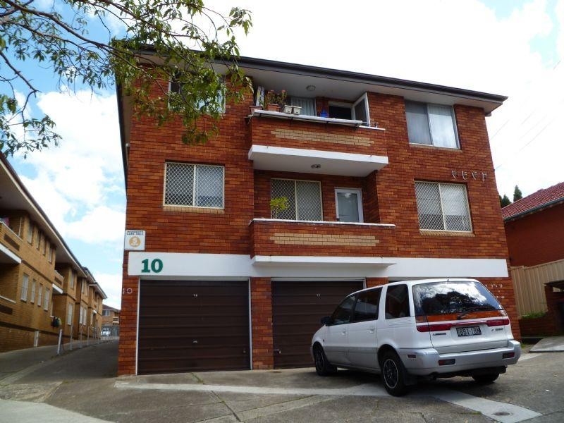 1/10 Fairmount St, Lakemba NSW 2195