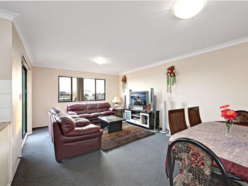 18/872 Canterbury Rd, Roselands NSW 2196