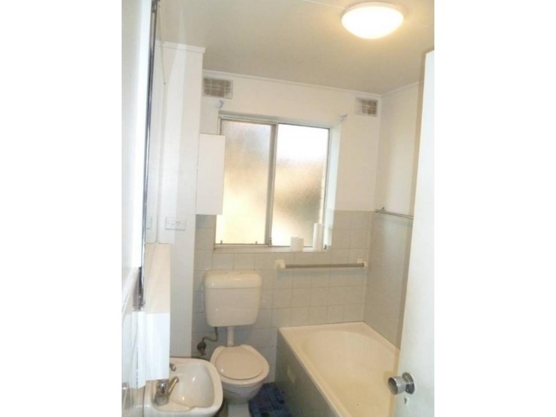 2/63 MORETON St, Lakemba NSW 2195