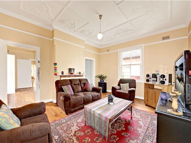 12 Dennis St, Lakemba NSW 2195