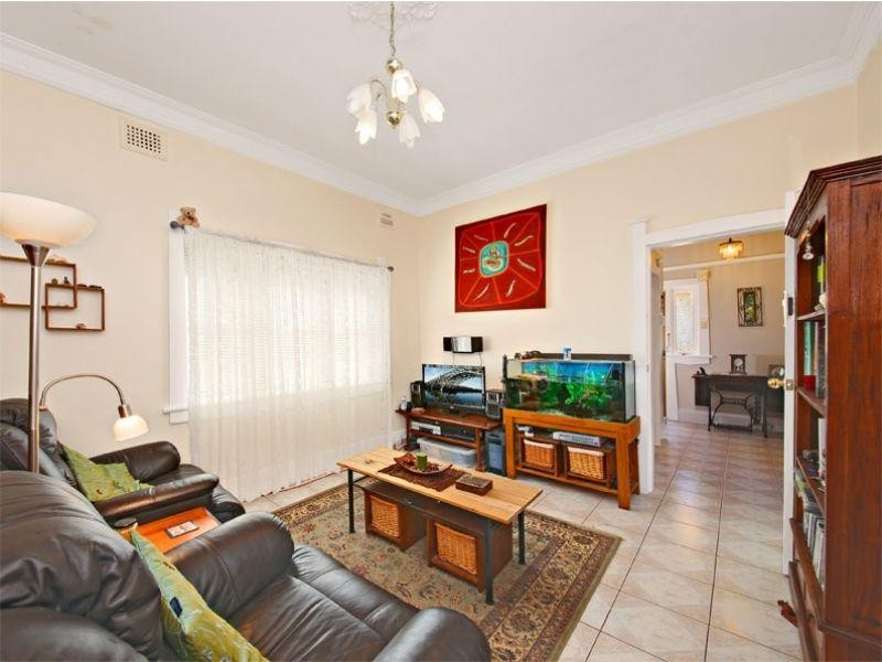 31 Dennis St, Lakemba NSW 2195