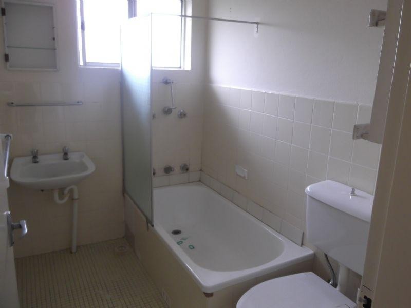 6/25 WILLEROO St, Lakemba NSW 2195