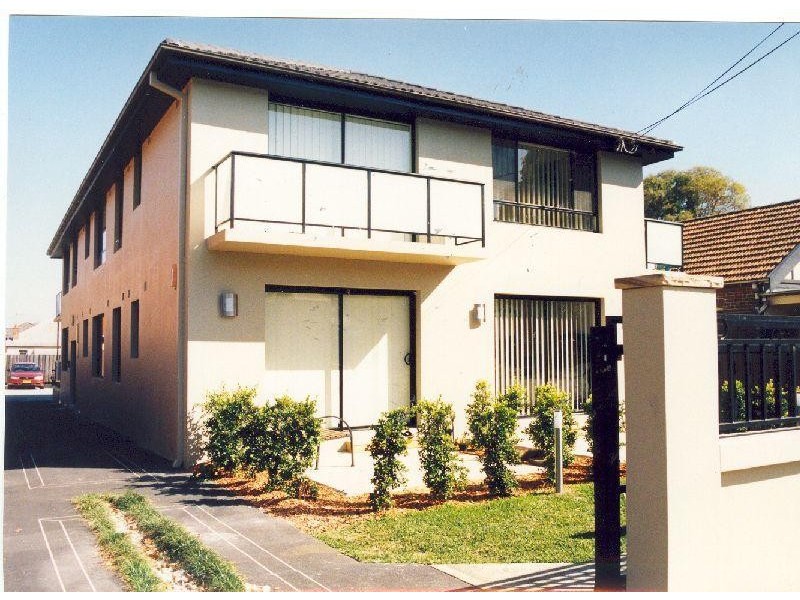 2/57 SPROULE St, Lakemba NSW 2195