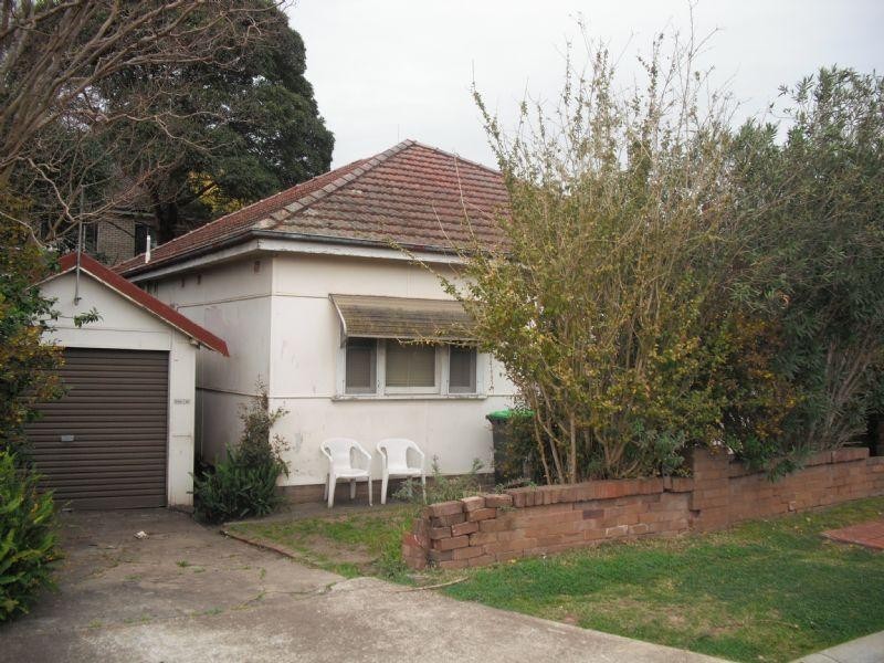 8 LONARD Ave, Wiley Park NSW 2195