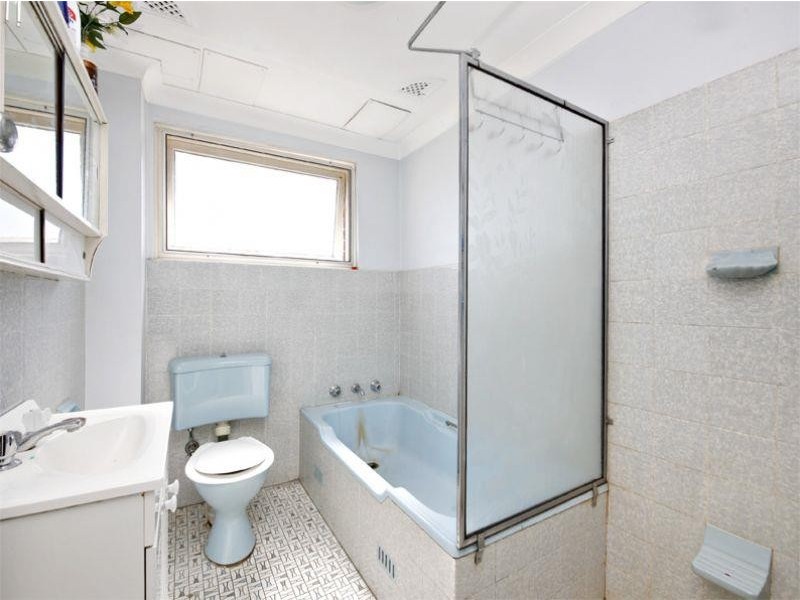 8/27 Wangee Rd, Lakemba NSW 2195