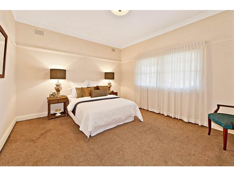 50 Allambee Cres, Beverly Hills NSW 2209