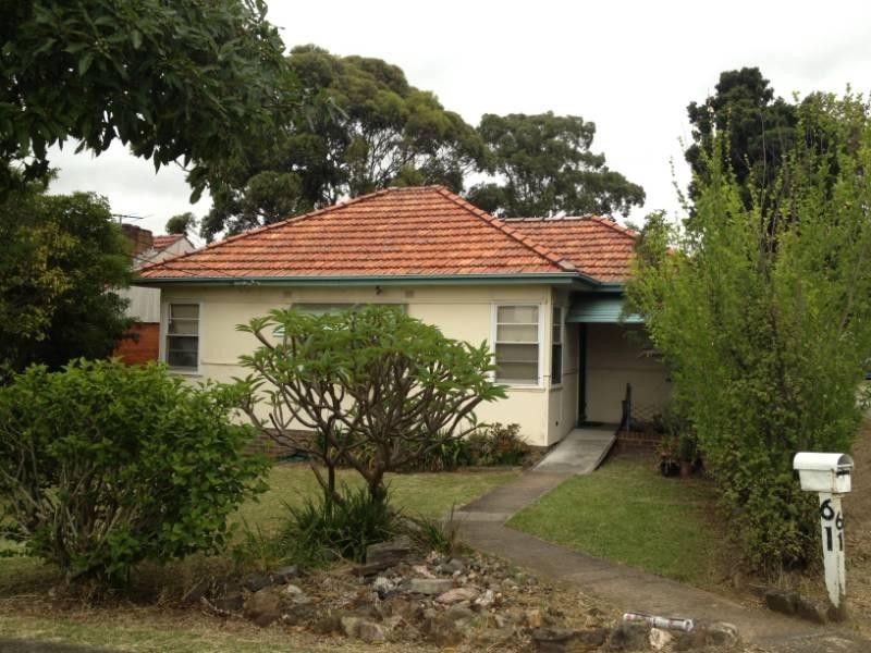 61 Wilbur St, Greenacre NSW 2190