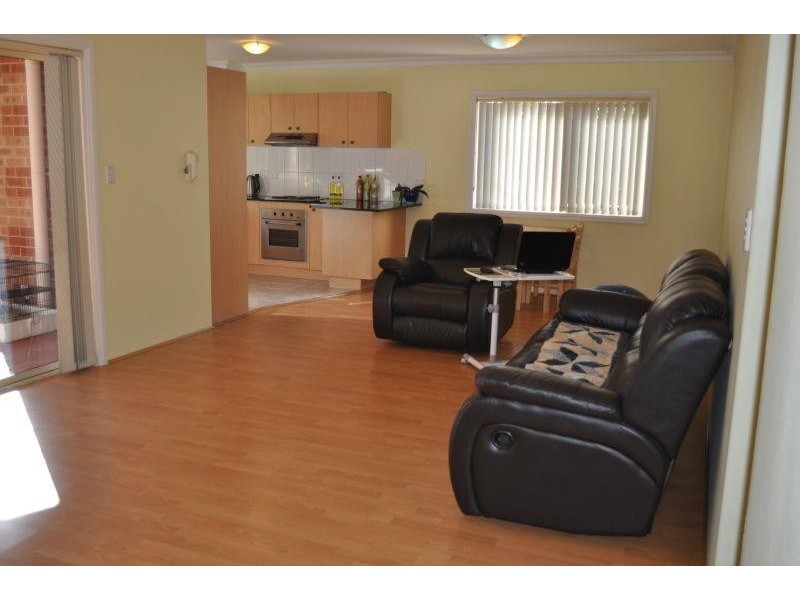 2/72 King Georges Rd, Wiley Park NSW 2195