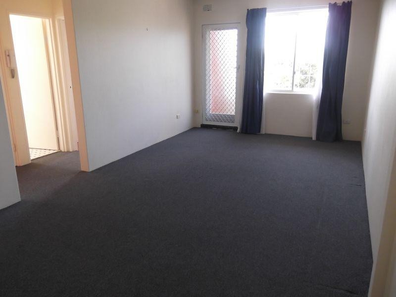 6/7 PHILLIP St, Roselands NSW 2196