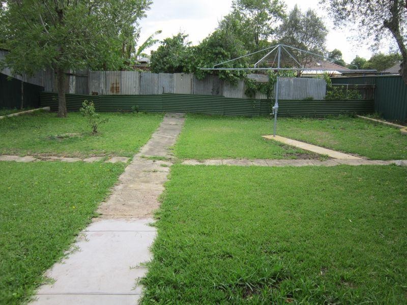 24 DREADNOUGHT St, Roselands NSW 2196