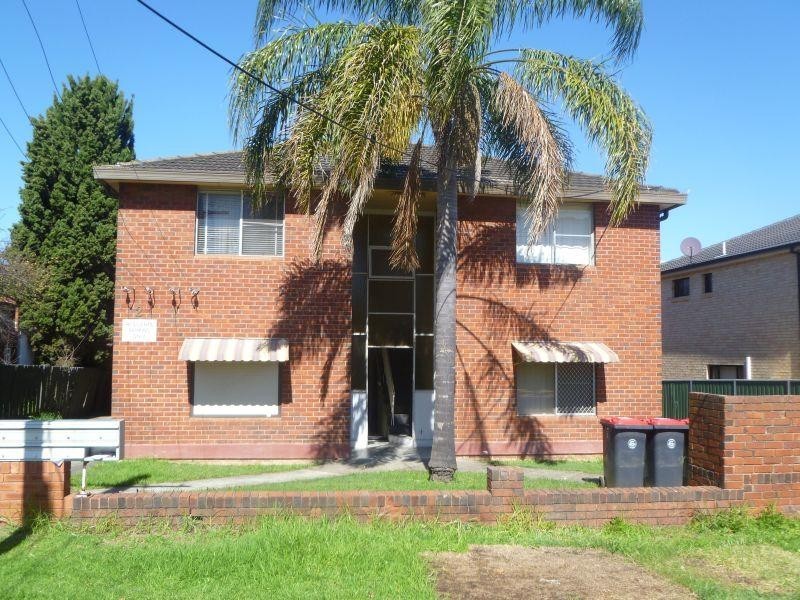 2/2 LANCELOT St, Punchbowl NSW 2196