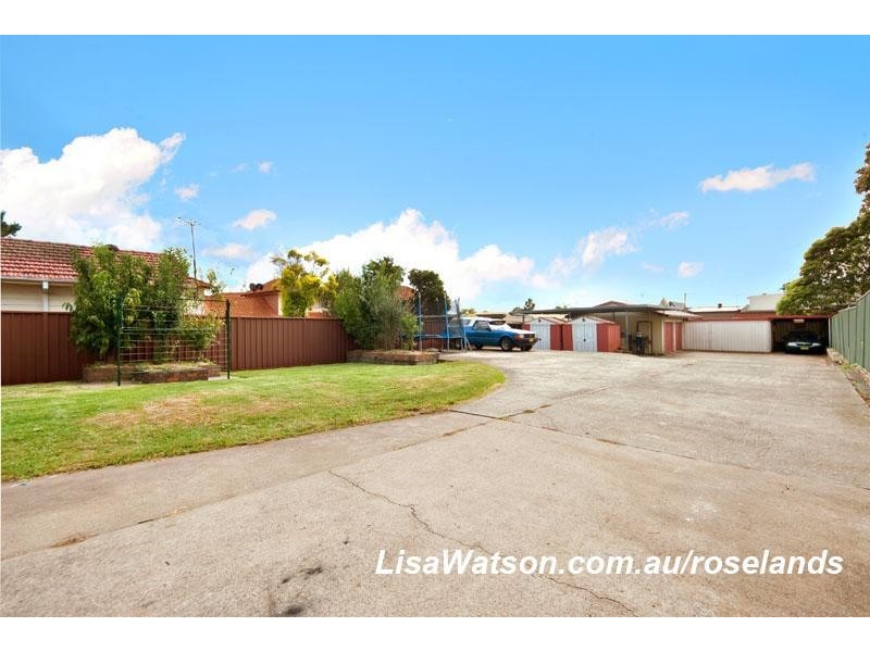 20 Bower St, Roselands NSW 2196