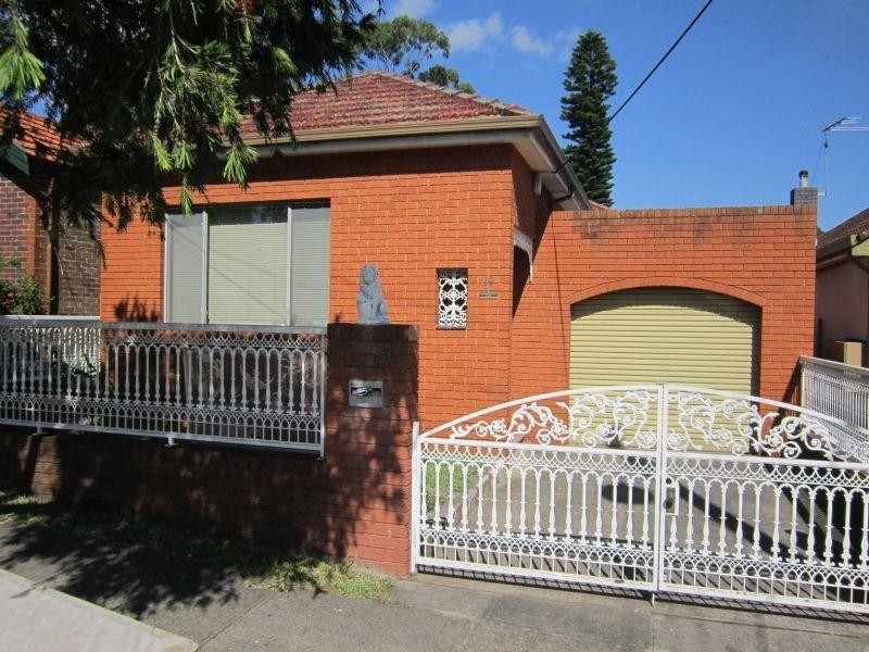 29 MORETON St, Lakemba NSW 2195