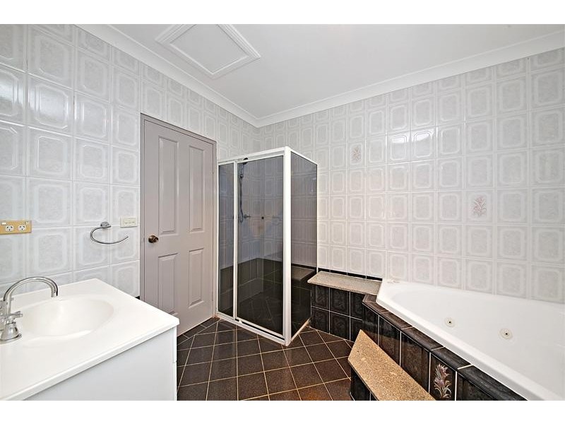 20 Murray St, Greenacre NSW 2190