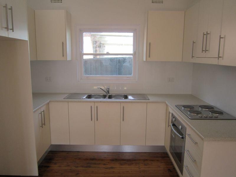 5 ENOGGERA Rd, Beverly Hills NSW 2209